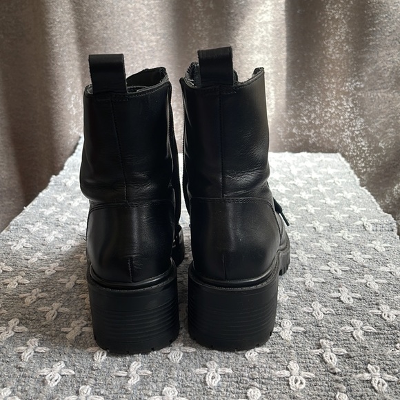 Boots - Picture 2 of 6